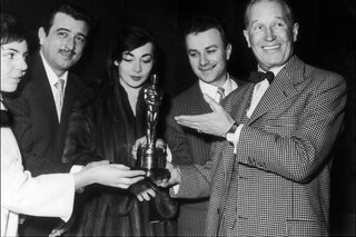 Fernand REYNAUD aux côtés de Maurice CHEVALIER, Juliette GRECO, Armand MESTRAL et Nicolle LOUVIER.