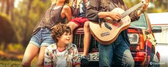 La Famille Hennedricks sur Be tv : un road trip pas comme les autres avec Laurence Arné et Dany Boon