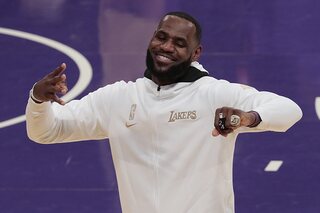 LeBron James entre encore un peu plus dans l’histoire