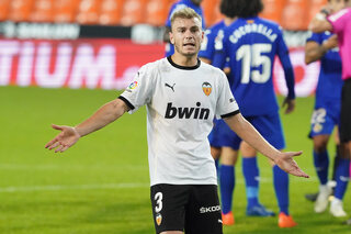 Kaalgeplukt Valencia op zoek naar derde seizoenszege tegen Real Madrid