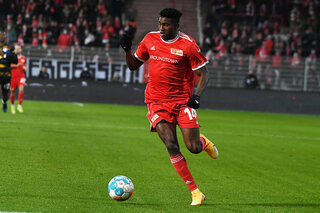 Taiwo Awoniyi: van Moeskroen naar de top van de Bundesliga