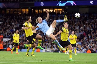 Erling Haaland doet monden openvallen met geniaal doelpunt tegen ex-ploeg Borussia Dortmund