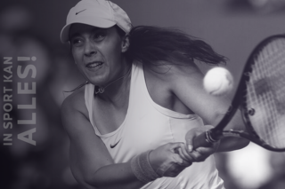 Onbekende Marion Bartoli verslaat Justine Henin in halve finale van Wimbledon