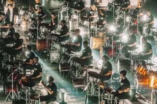 100 drummers eren Foo Fighters-icoon Taylor Hawkins