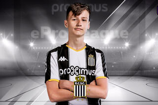 L’équipe et la tactique personnalisée du joueur pro de Charleroi “Matthax”