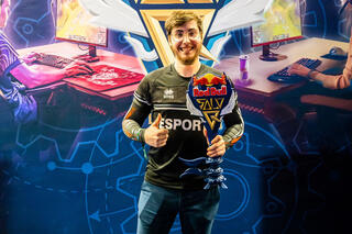 Red Bull Solo Q : SkyOwnage remporte les finales nationales