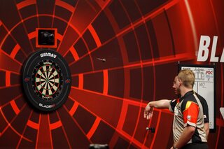 Darts World Series Finals - Dimitri Van den Bergh botst andermaal op Michael van Gerwen