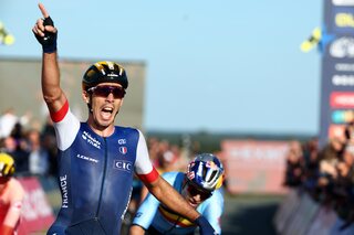 Euro de cyclisme - Christophe Laporte champion d'Europe, Wout van Aert médaille d'argent