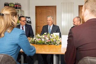 Le roi Philippe célèbre le 75e anniversaire d'Unizo chez Segers & Balcaen à Liedekerke