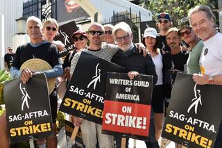 La grève des scénaristes est officiellement terminée à Hollywood