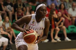 EuroLeague basket (v) - Belgian Cat Bethy Mununga plaatst zich met Sepsi voor groepsfase