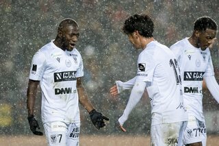 Jupiler Pro League - STVV knoopt in winters duel tegen KV Mechelen weer aan met zege
