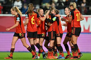 Red Flames - Belgische voetbalvrouwen staan voor loodzware opgave om alsnog groepswinst te grijpen