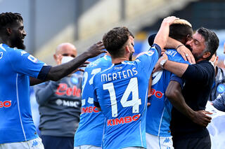 Zijn Dries Mertens en Victor Osimhen complementair in de aanval van Napoli?
