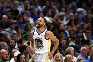 Ontketende Stephen Curry kan de Warriors naar de NBA-finale loodsen