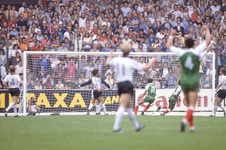 One day, one goal: Lakhdar Belloumi nagelt Duitsland aan het kruis op het WK van 1982