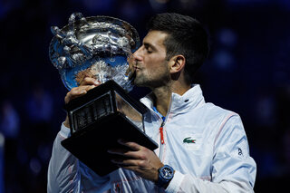 Novak Djokovic remporte l'Open d'Australie et égale Rafael Nadal
