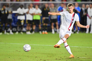 Kan Lens de reddingsboei van Charles De Ketelaere worden?