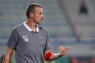 Trainer Timmy Simons van FCV Dender EH