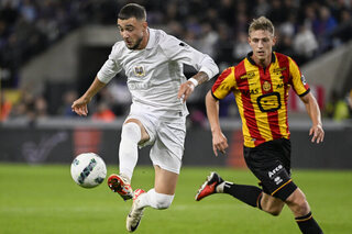 L'Eintracht Francfort serait-il un bon choix pour Zeno Debast ?