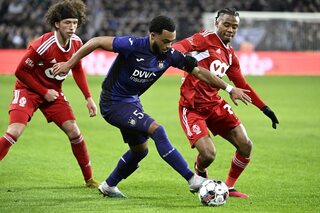 Sclessin wordt het toneel van een onvoorspelbare maar licht ontvlambare Clásico