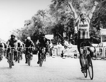 1980: Pol Verschuere verschalkt de sprinters op de Champs-Élysées