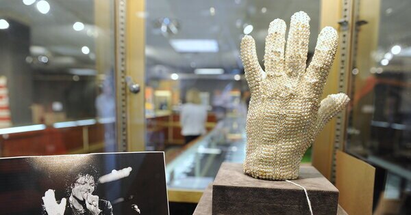 Wardianzaak Persona defect Het geheim achter de iconische witte handschoen van Michael Jackson