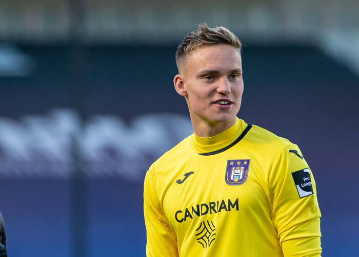 RSCA Futures head coach Robin Veldman pictured during a soccer match  between RSC Anderlecht Futures