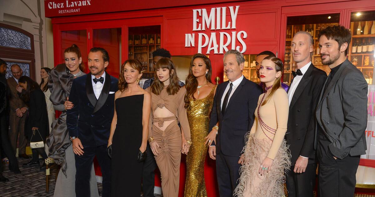 Emily in Paris : qui est Paul Forman le nouveau beau gosse de la saison 3 ?