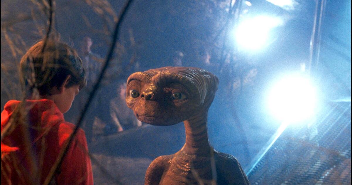 E.T, l'Extra-Terrestre : Tu veux appeler quelqu'un ? (CLIP HD) 