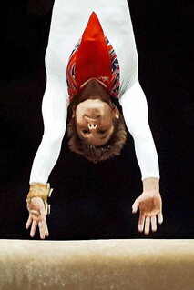 Kerri Strug wint gouden medaille ondanks verbrijzelde enkel
