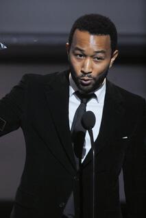John Legend reçoi le 'Bet Humanitarian award' en 2010