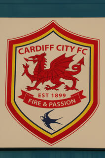 Het rode logo van Cardiff City
