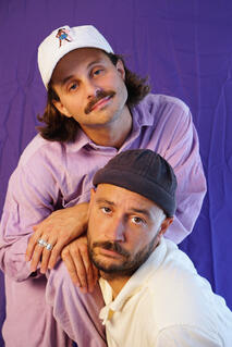 Twin Toes a sorti son premier album le 14 octobre