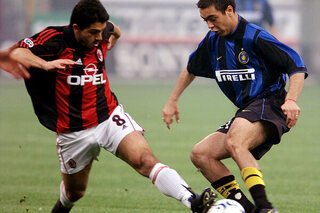 Legendarische wedstrijden: AC Milan vernedert Inter in een historische stadsderby