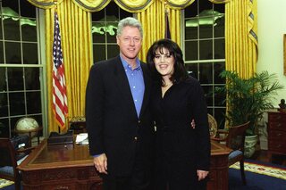 'Impeachment: American Crime Story' duikt in de amoureuze affaire tussen Monica Lewinsky en president Bill Clinton