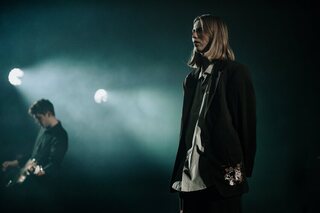 Whispering Sons est de retour sur scène : "Sans performer, je ne savais pas comment gérer mon énergie débordante"