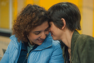 ‘Roomies’-makers Flo Van Deuren en Kato De Boeck: “Dit is de reeks die we zelf wilden zien toen we 16 waren”