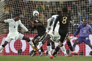 One day, one goal: pareltje van Özil trekt Duitsland over de streep tegen Ghana