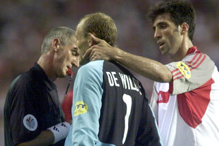 13: Blunderende Filip De Wilde gaat met Rode Duivels roemloos kopje onder op EURO 2000