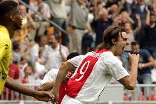 One day, one goal: Zlatan Ibrahimovic speelt NAC Breda op een hoopje