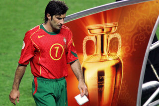 Legendarische wedstrijden: Figo neemt na 20 jaar afscheid van het voetbal