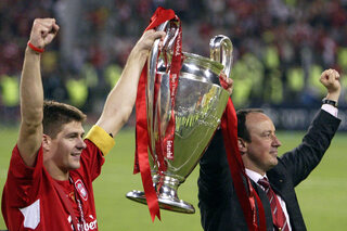Steven Gerrard en Rafa Benitez