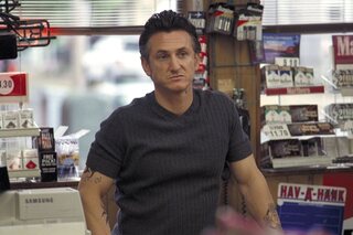 Sean Penn a 60 ans : retour sur la carrière d'un acteur engagé
