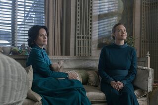 La signification derrière les costumes de la série The Handmaid's Tale