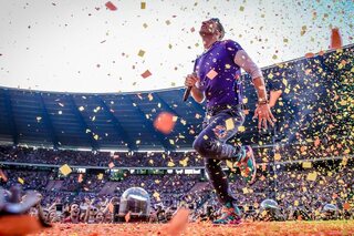 Coldplay slaat de handen in elkaar met Selena Gomez en BTS op ‘Music of the Spheres’