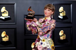Taylor Swift avec son Grammy