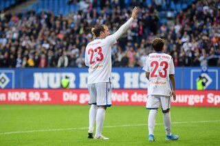 One day, one goal: Rafael van der Vaart scoort geniale goal in Klassieker