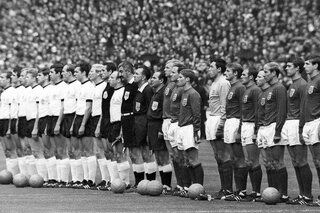 One day, one goal : Bobby Charlton met l'Angleterre sur la bonne voie à la Coupe du monde 1966