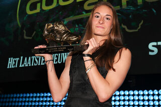 En 2017, le foot féminin belge reçoit aussi son Soulier d’Or avec le sacre de Tessa Wullaert